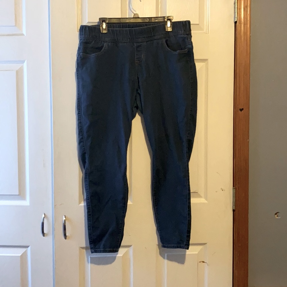 Pull on Torrid jeans